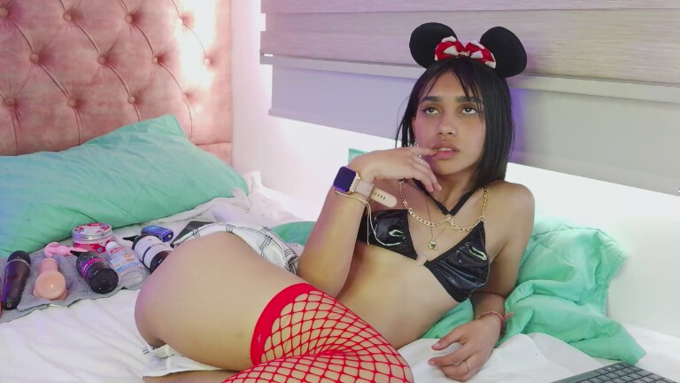 Yaya_Lm's Streamate show and profile