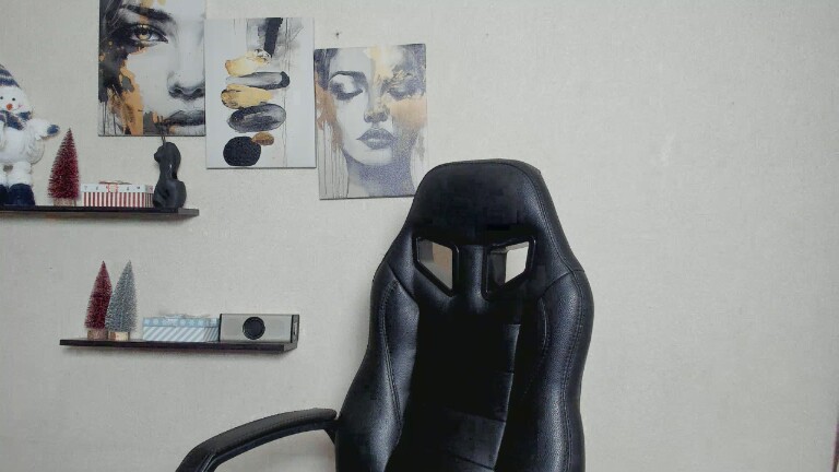 GlamNova's Streamate show and profile