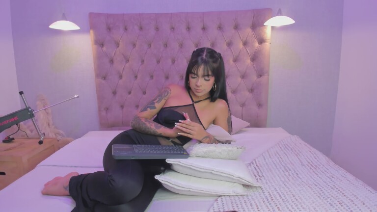 Alicia_Evans's Streamate show and profile