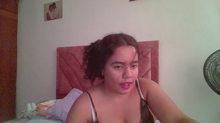 Lauradani's Streamate show and profile