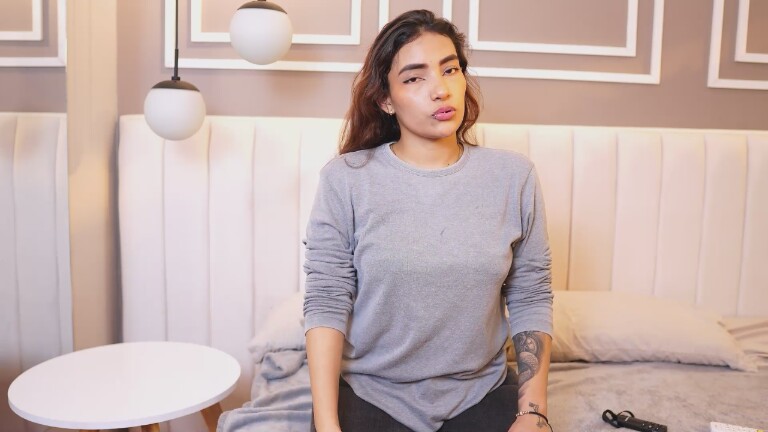 ElhaLust's Streamate show and profile