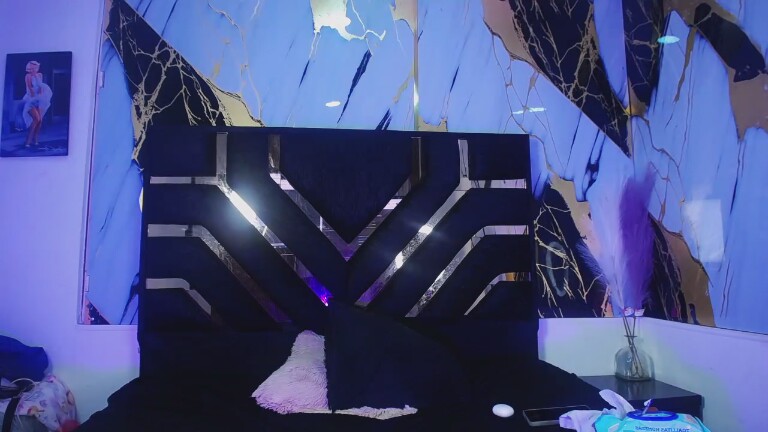 lunaembeercs's Streamate show and profile