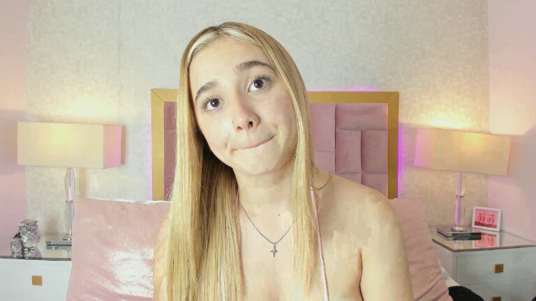 Sophiie_Collins's Streamate show and profile